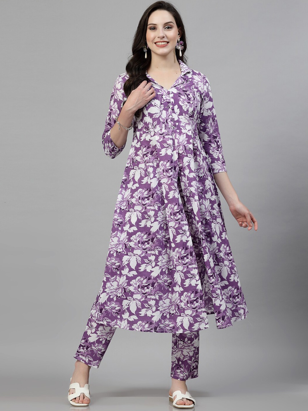 

SkyaSia Floral Printed Regular Pure Cotton Kurta with Trousers, Purple