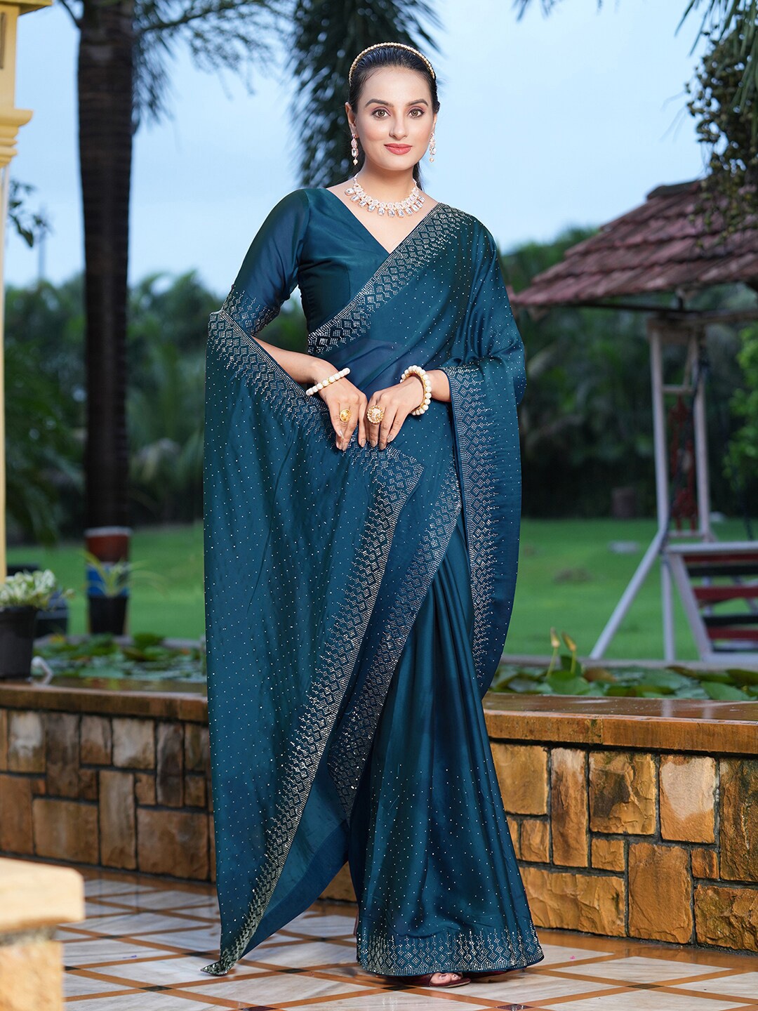 

Satrani Embellished Beads and Stones Garad Saree, Navy blue