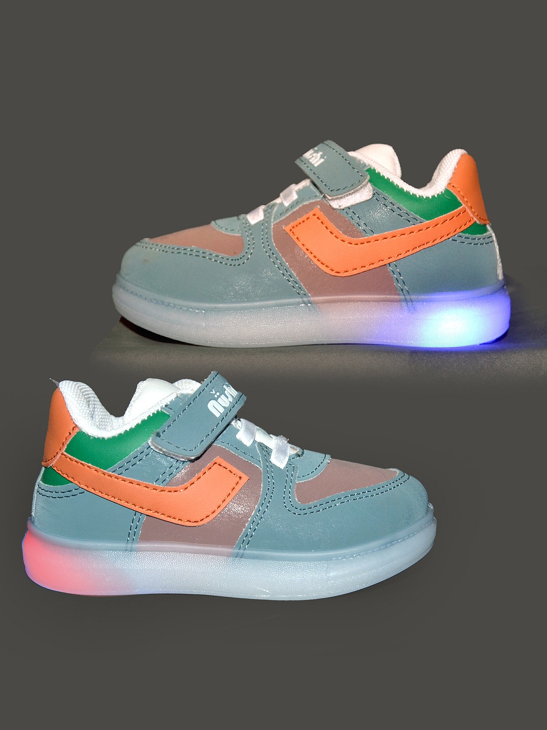 

BAESD Kids Colourblocked Round Toe LED Sneakers, Grey