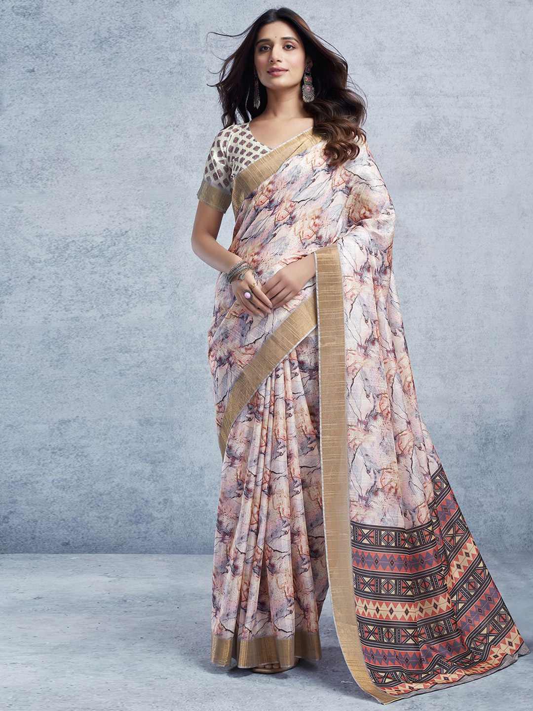 

Mitera Floral Printed Zari Silk Blend Saree, Peach