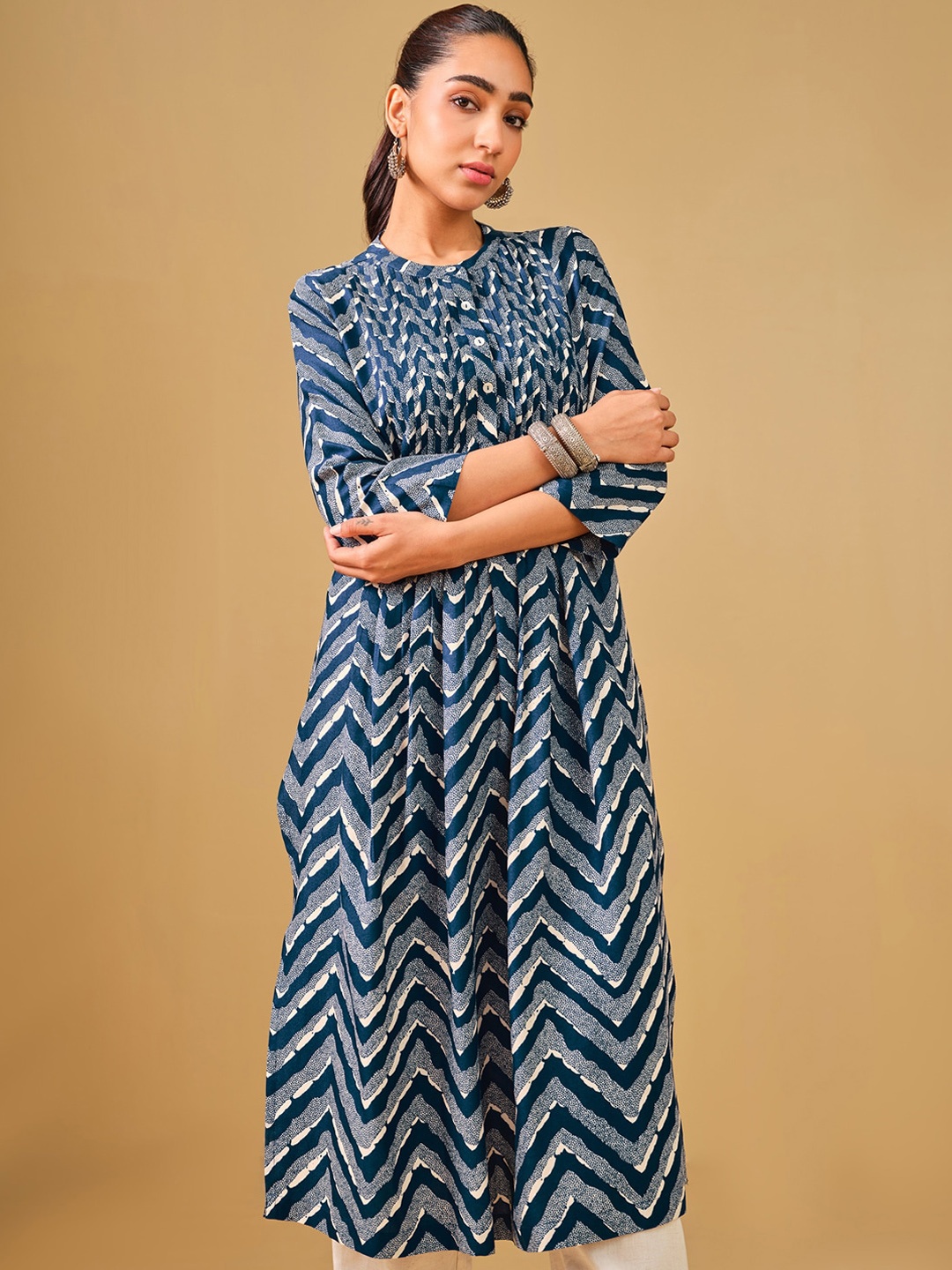 

Global Desi Geometric Printed Straight Kurta, Blue