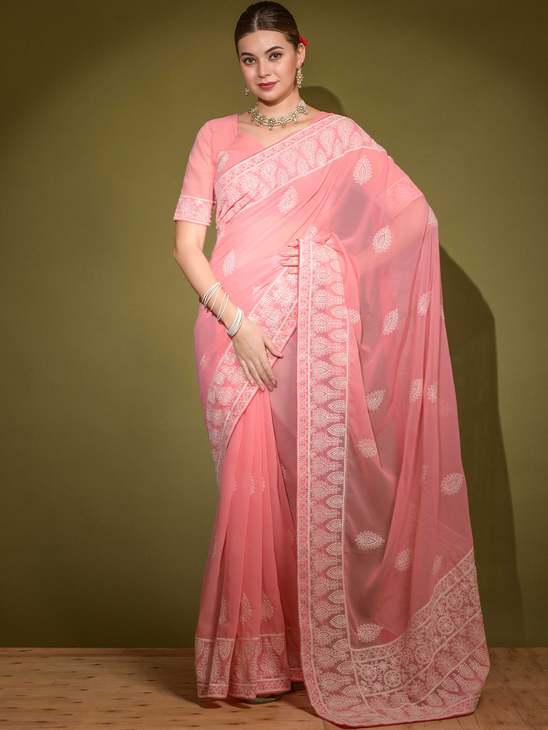 

Mitera Peach Coloured Ethnic Embroidered Saree