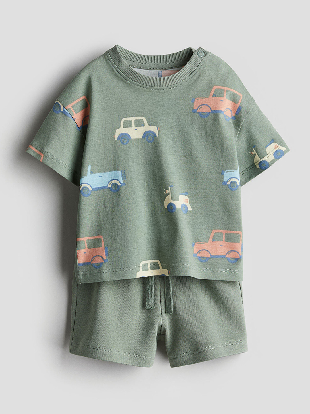 

H&M Boys Pure Cotton 2-Piece Top And Shorts Set, Green