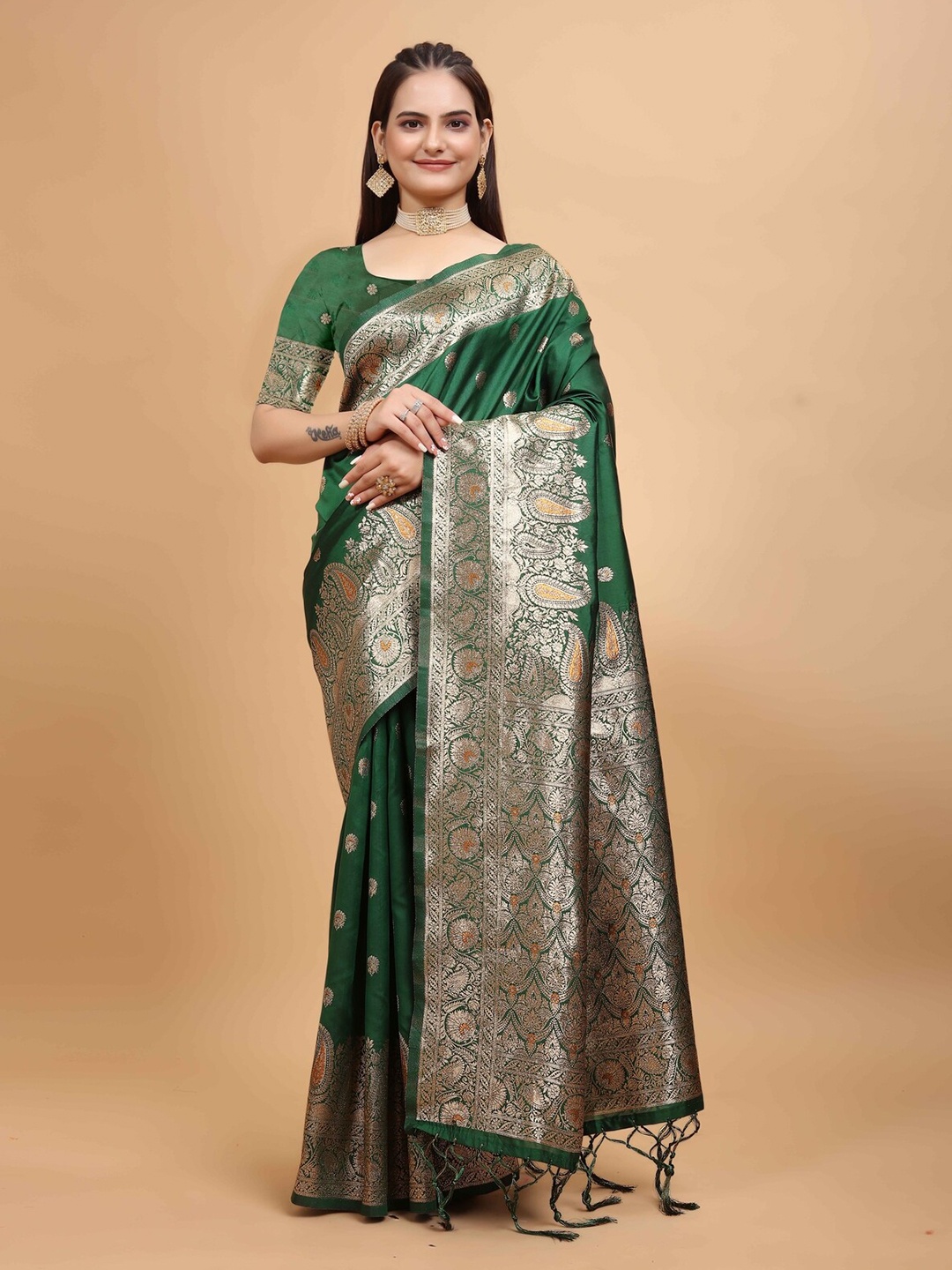 

DRIZOMIZ Ethnic Motifs Woven Design Zari Kanjeevaram Saree, Green