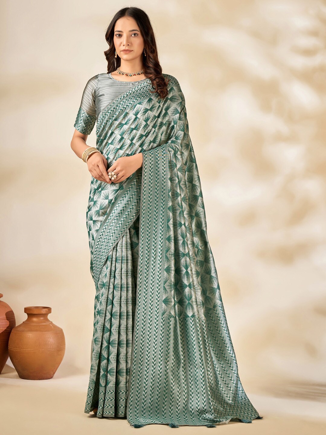 

Mitera Woven Design Zari Banarasi Saree, Metallic