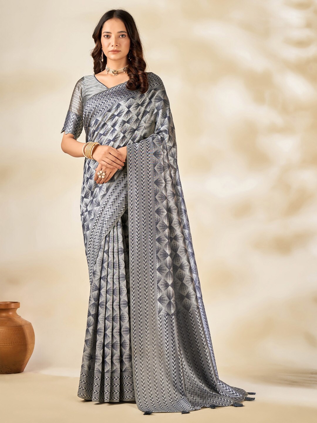 

Mitera Woven Design Zari Banarasi Saree, Metallic