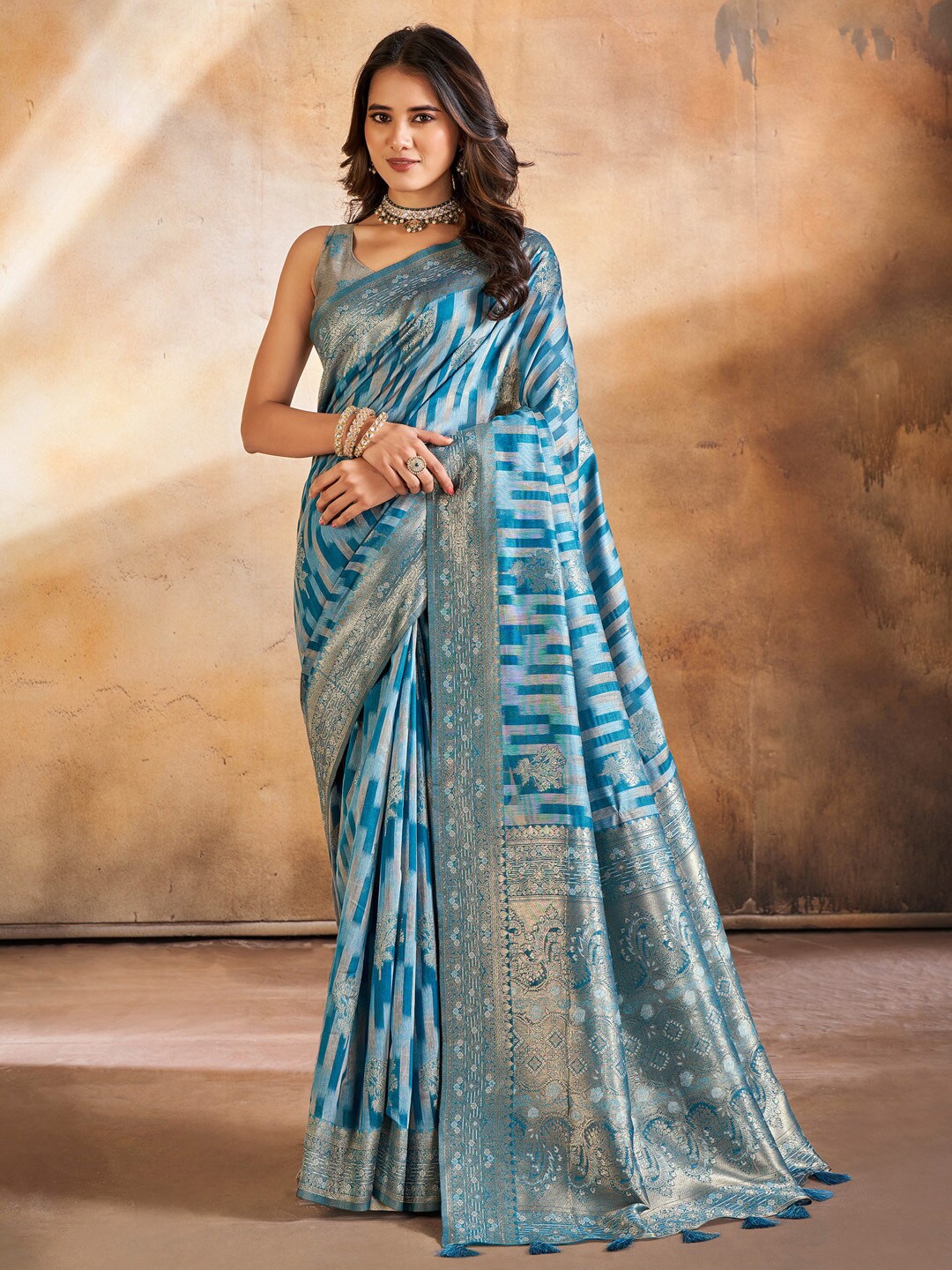 

Mitera Woven Design Zari Banarasi Saree, Blue