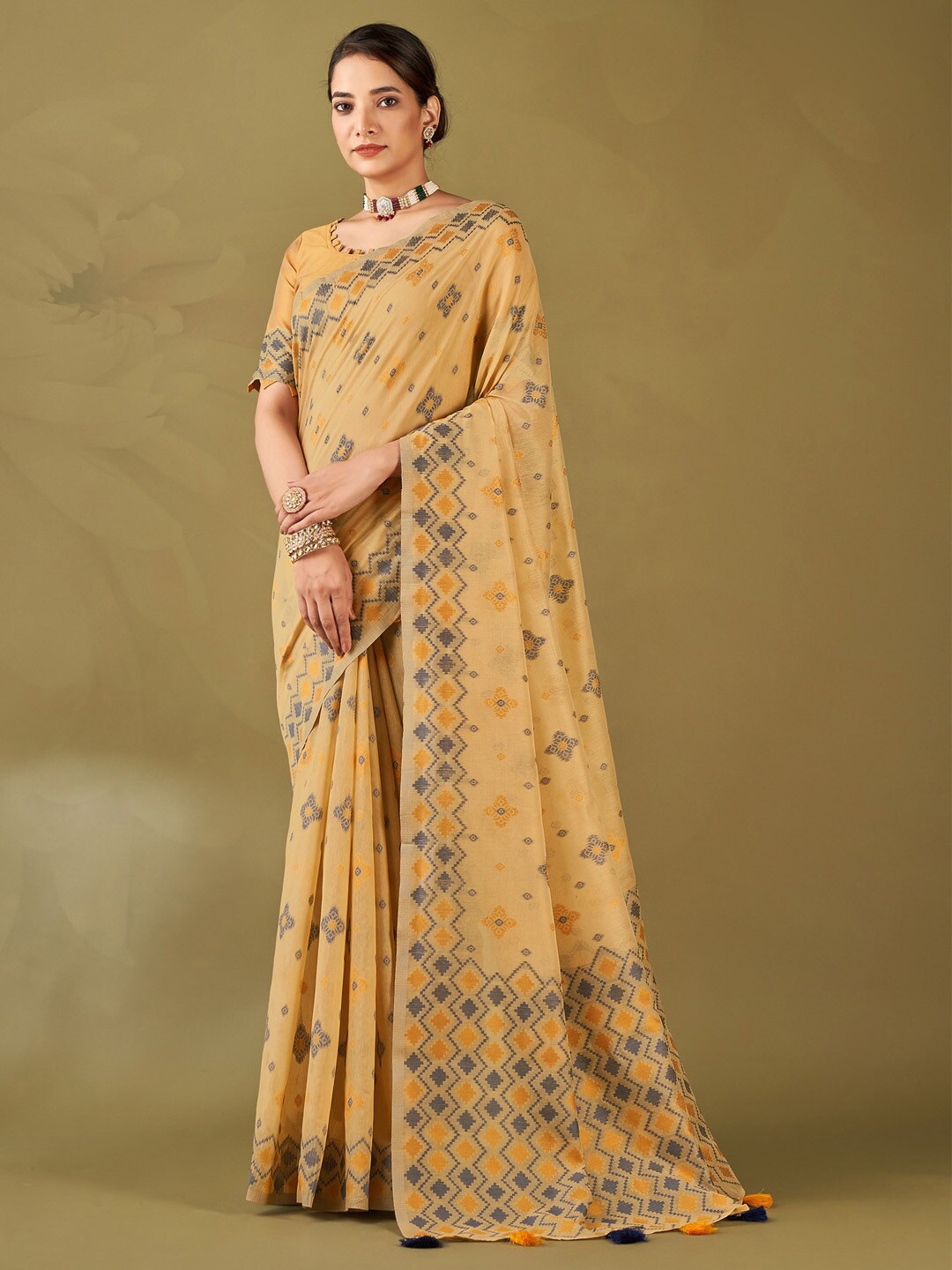 

Mitera Ethnic Motifs Woven Design Zari Banarasi Saree, Beige