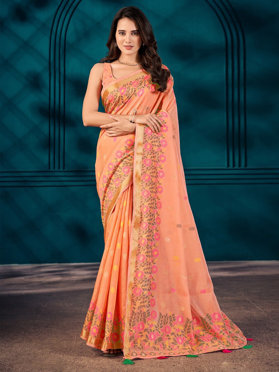 

Mitera Floral Woven Design Zari Banarasi Saree, Peach