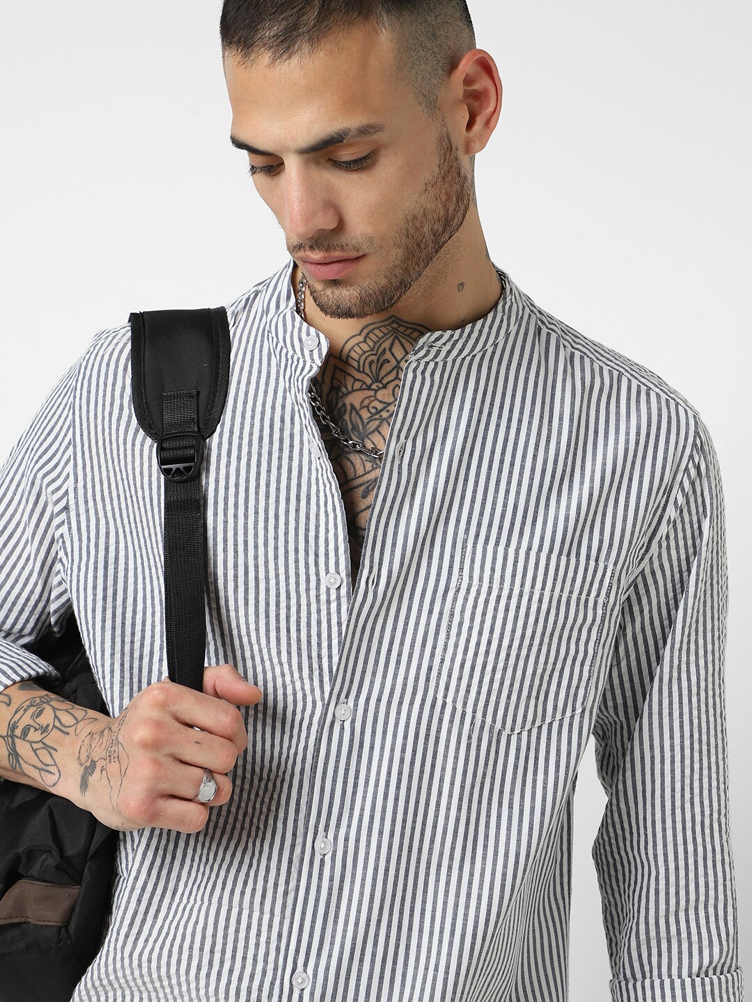 

VASTRADO Classic Slim Fit Striped Opaque Seersucker Weave Cotton Casual Shirt, Grey