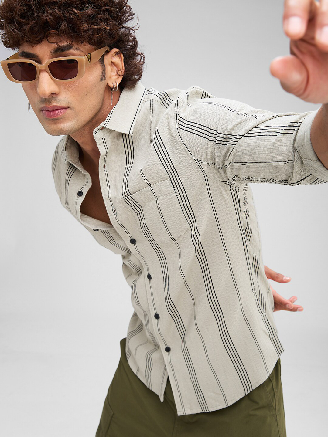 

VASTRADO Classic Slim Fit Vertical Stripes Opaque Casual Shirt, Olive