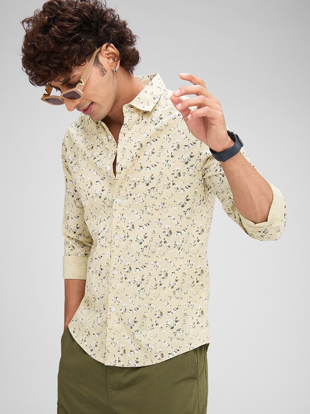 

VASTRADO Classic Slim Fit Floral Printed Opaque Cotton Casual Shirt, Beige