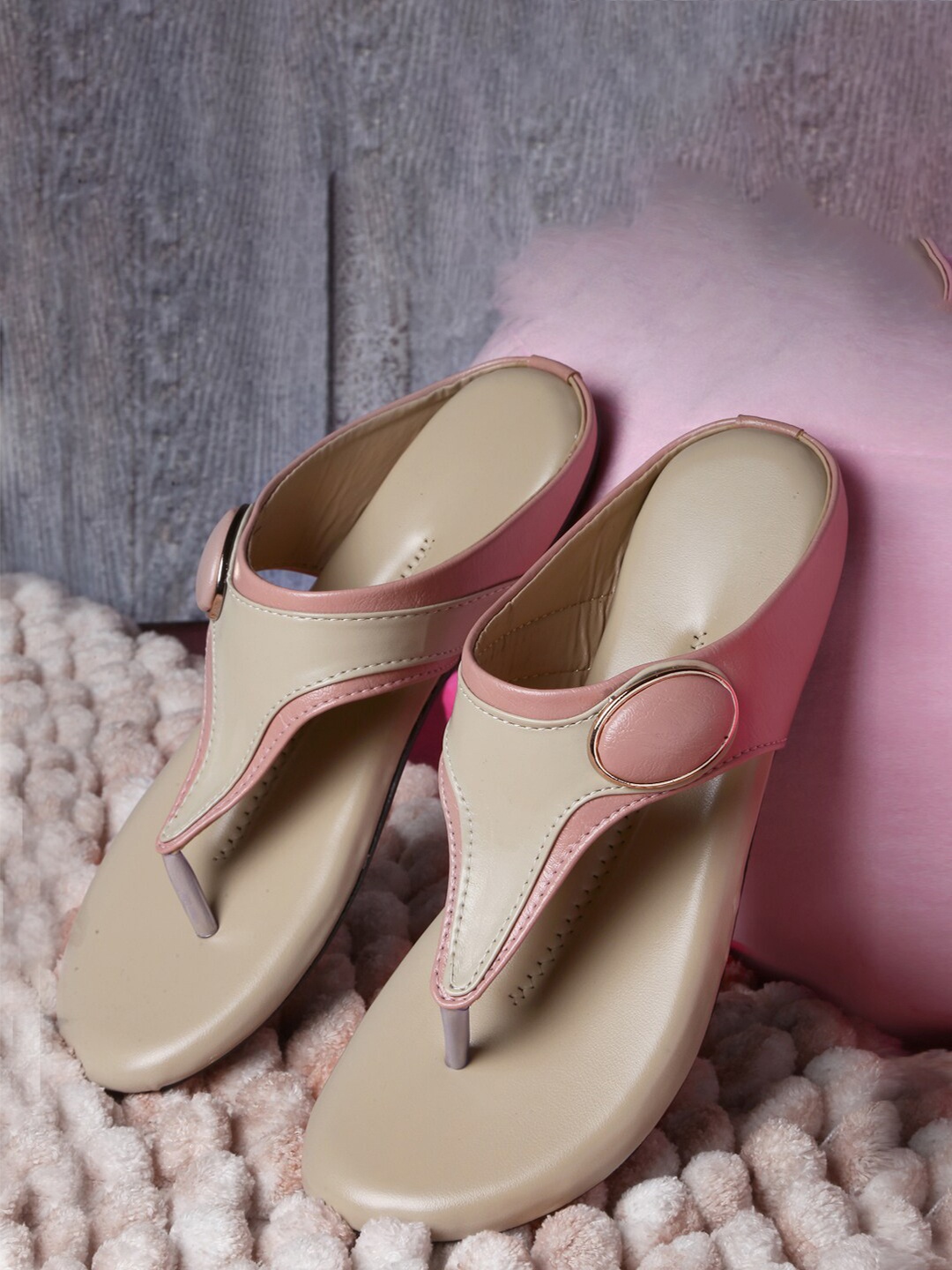 

DEAS Open Toe Flats, Cream