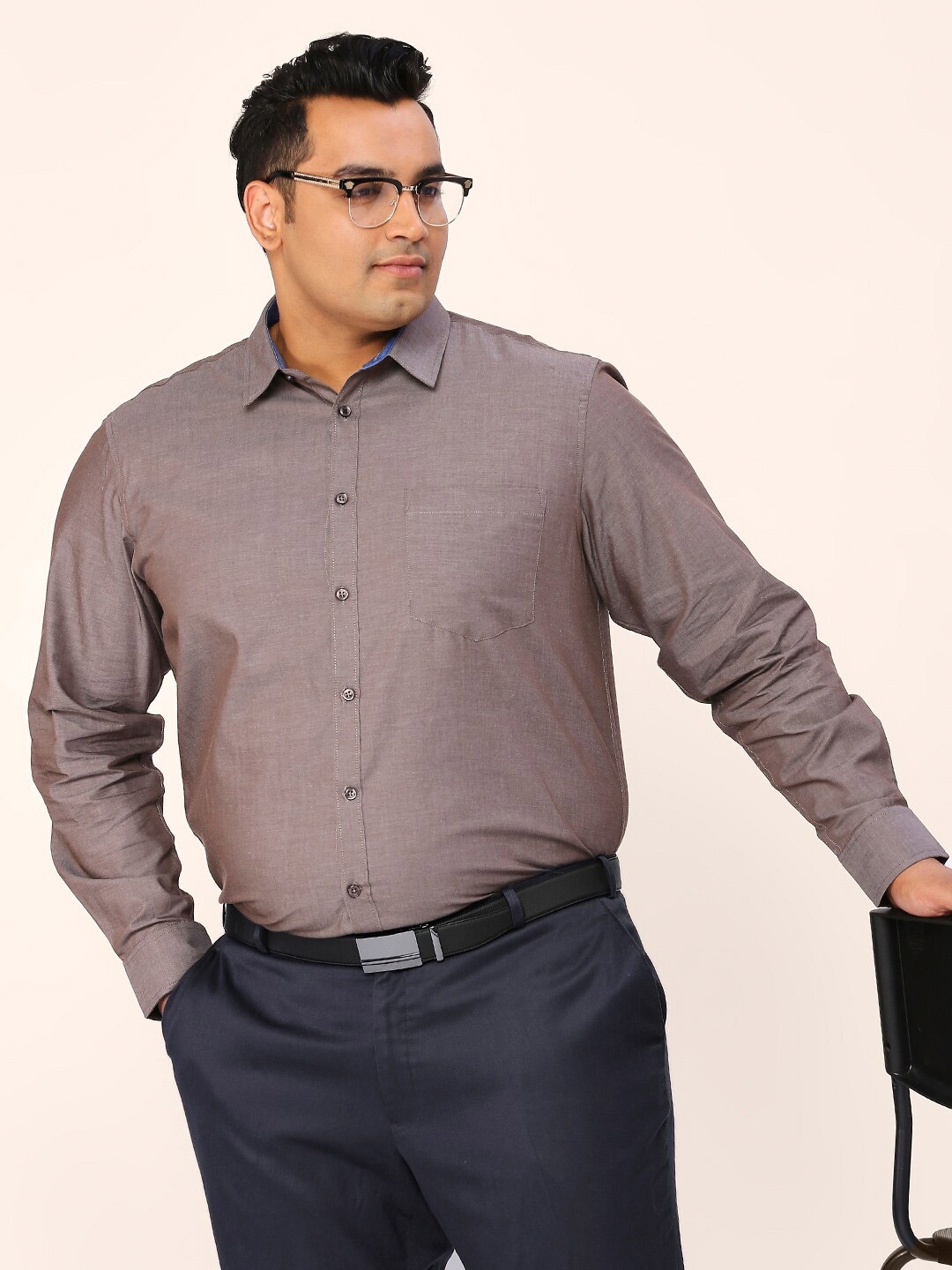

Sztori Plus Size Relaxed Fit Pure Cotton Chambray Weave Formal Shirt, Brown