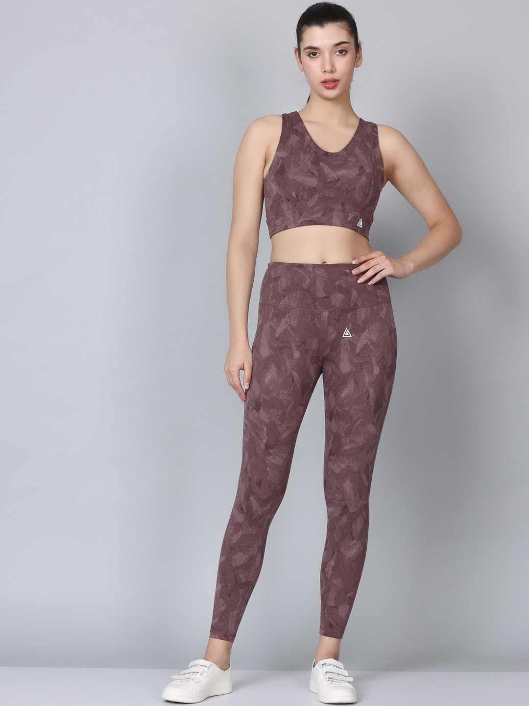 

Aesthetic Bodies Abstract Printed Crop Top With Tights, Brown