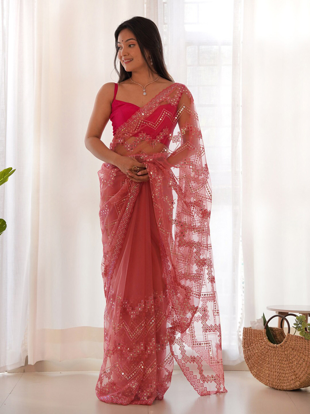 

Saree mall Embellished Sequinned Net Saree, Pink