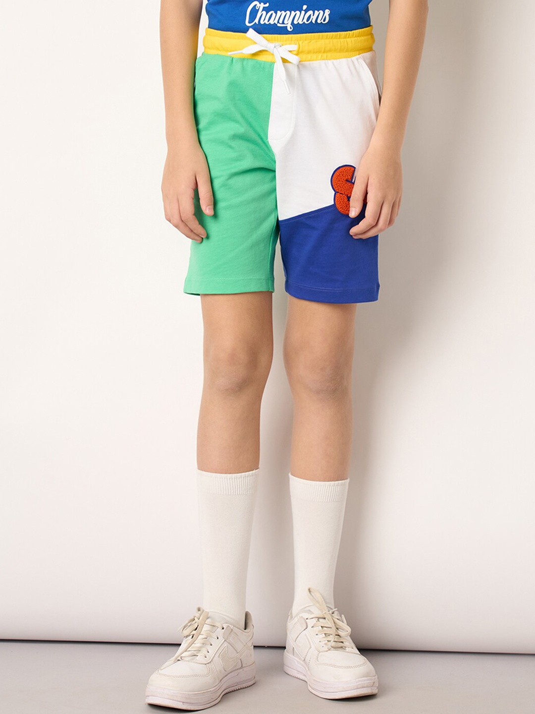 Jack & Jones Junior Boys Colourblocked Mid-Rise Pure Cotton Shorts, Green