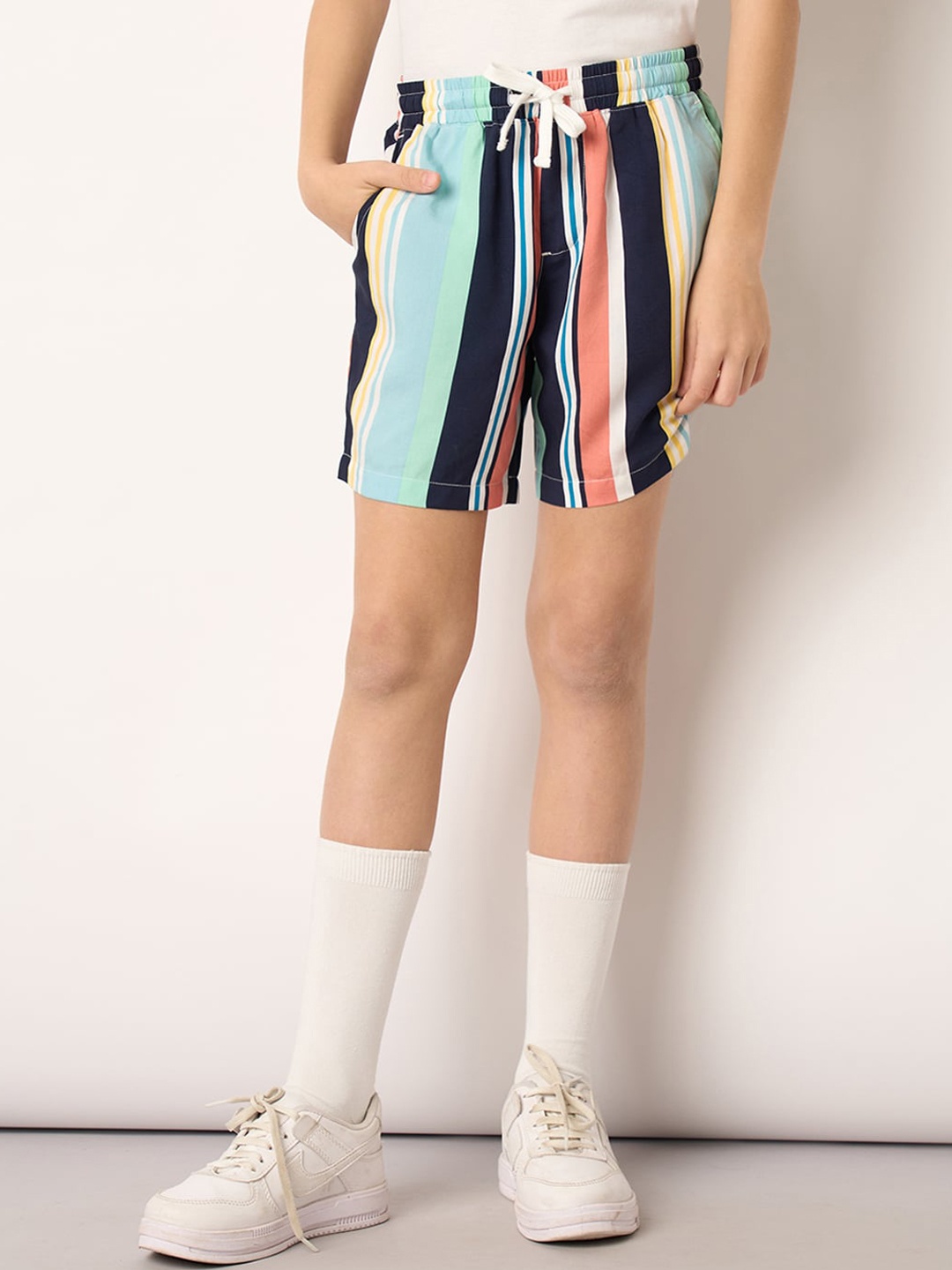 

Jack & Jones Junior Boys Striped Mid-Rise Shorts, Navy blue