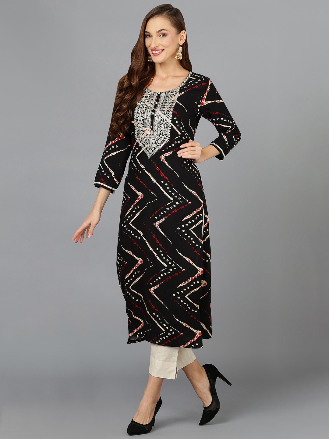 

AHIKA Chevron Printed Thread Work Straight Kurta, Black