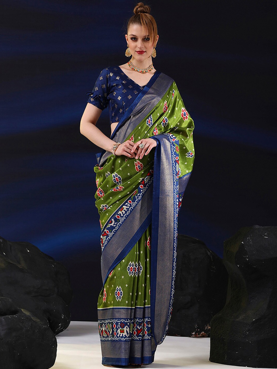 

Saree mall Woven Design Zari Pochampally Saree, Green