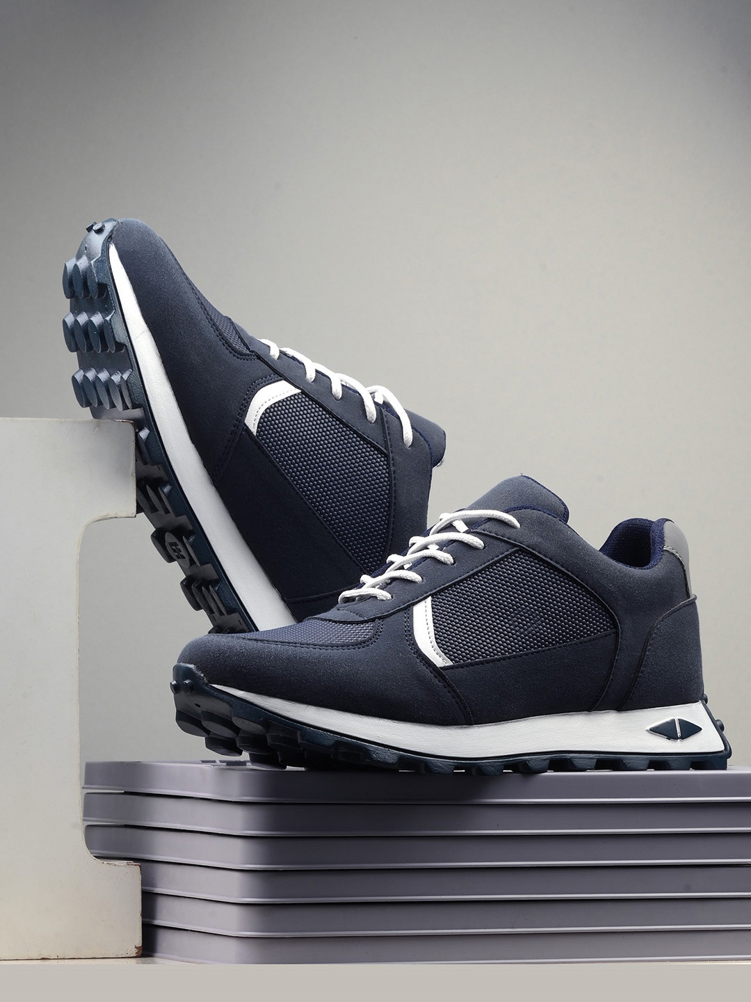 

The Roadster Lifestyle Co. Men Blue Lace-Up Casual Sneakers