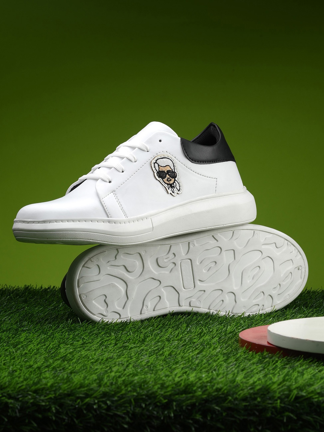 

The Roadster Lifestyle Co. Men White Lace-Up Casual Sneakers