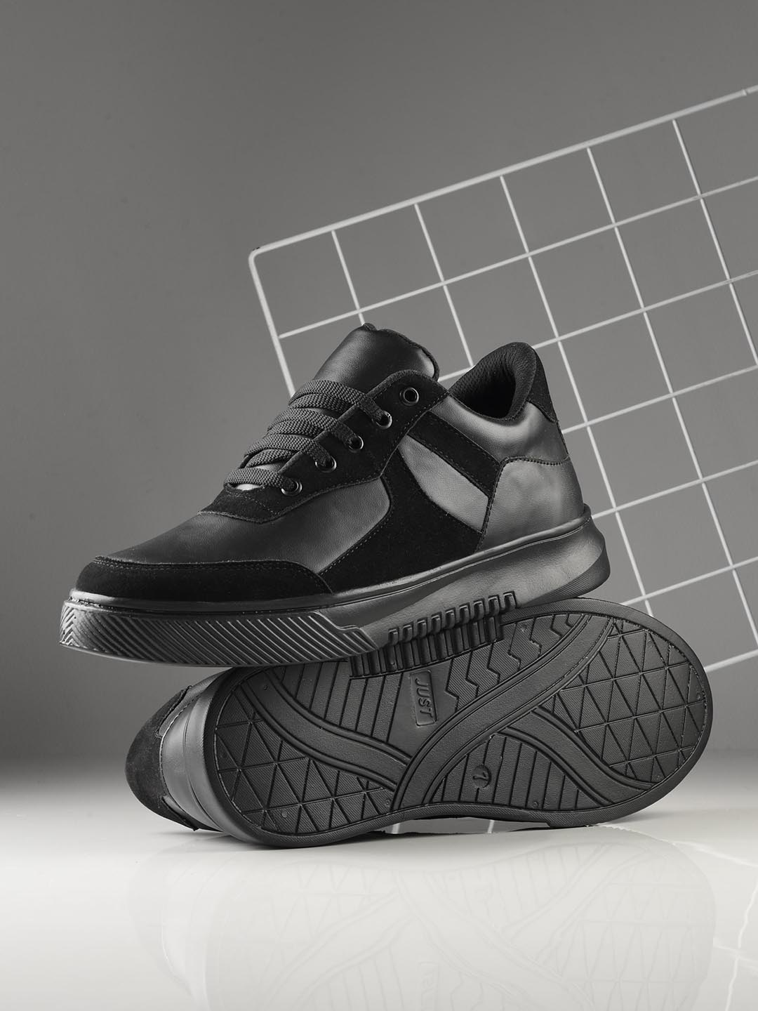 

The Roadster Lifestyle Co. Men Black Lace-Up Casual Sneakers