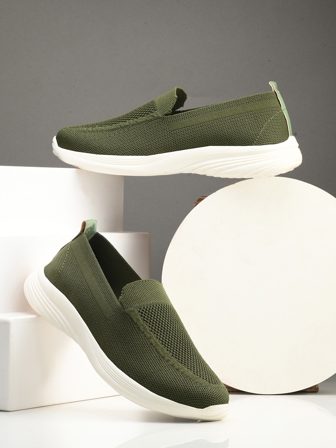 

The Roadster Lifestyle Co. Women Olive Flyknit Comfortable Training Shoes