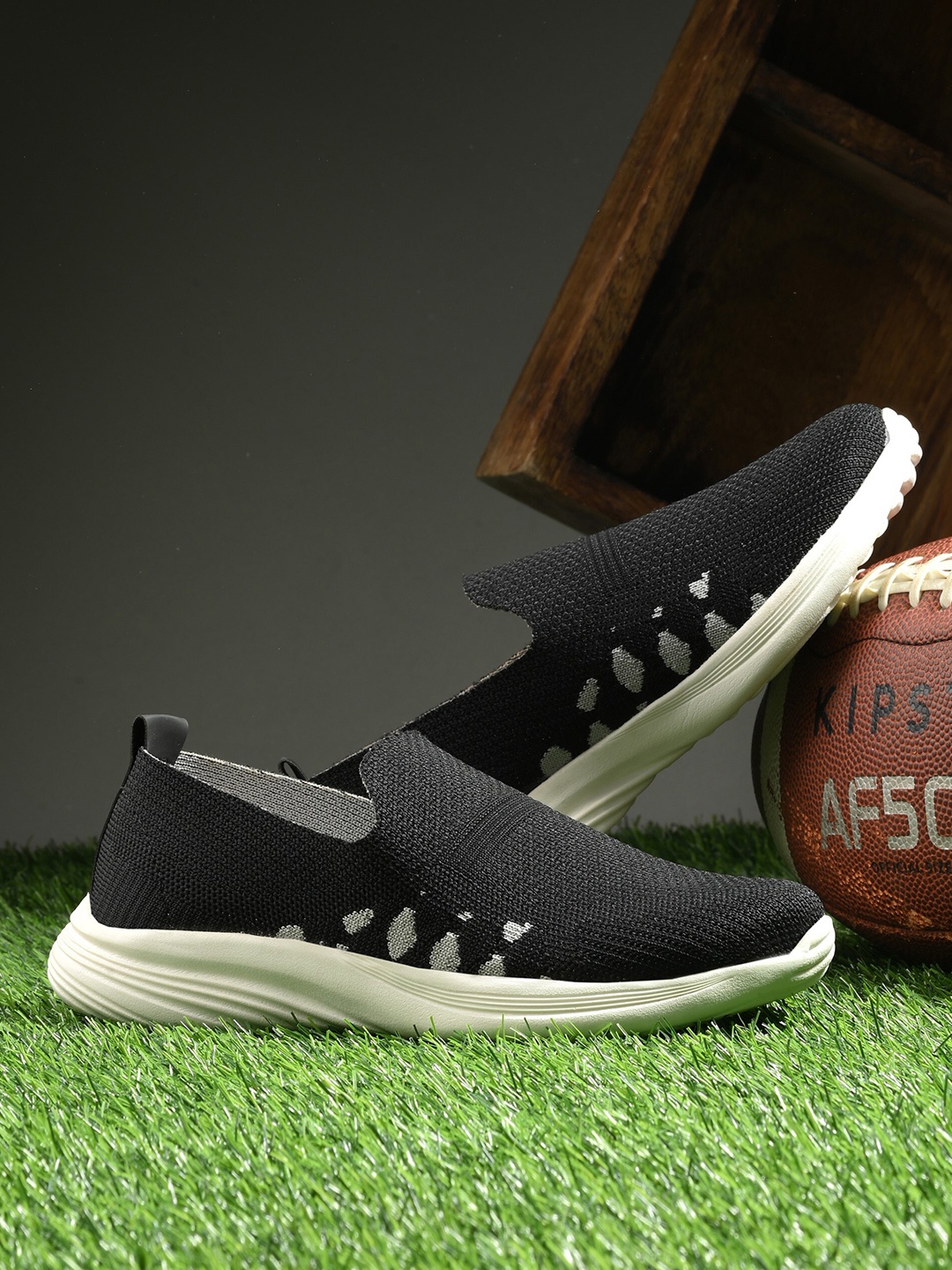 

The Roadster Lifestyle Co. Women Black Flyknit Comfortable Training Shoes