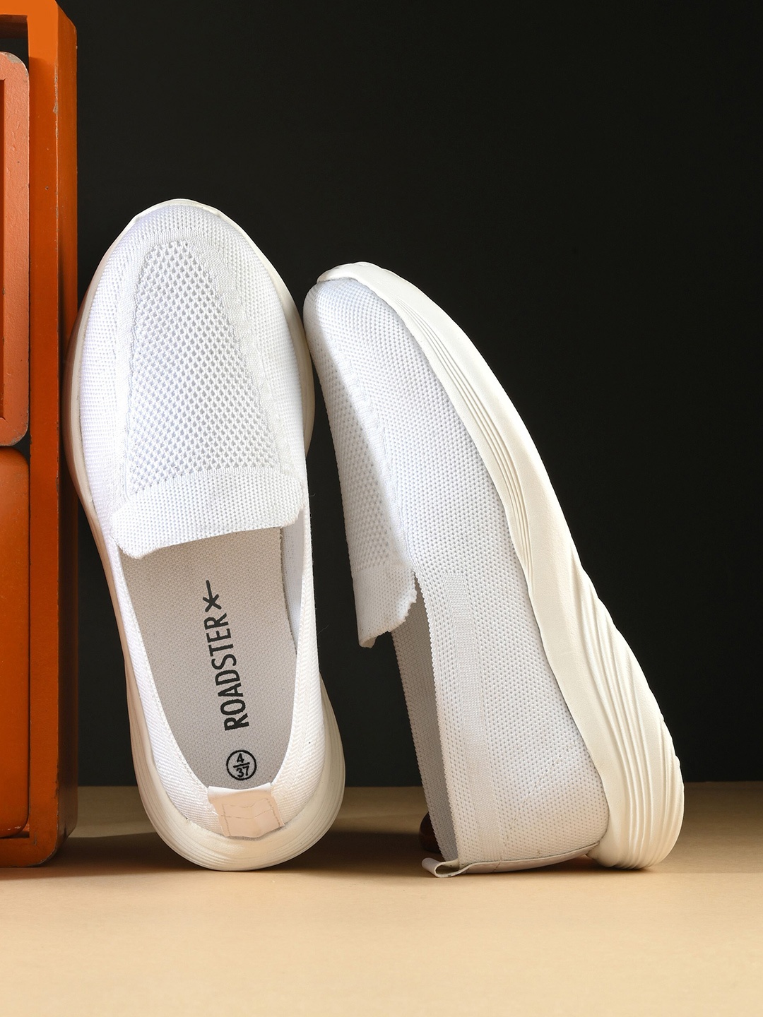 

The Roadster Lifestyle Co. Women White Flyknit Running Comfortable Sports Shoes