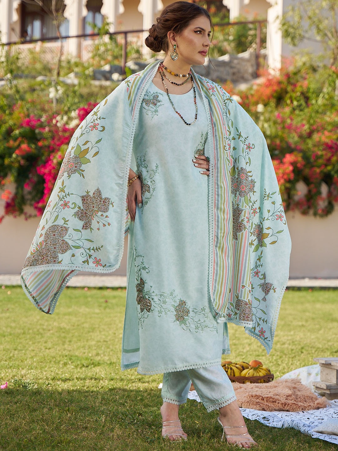 

Sangria Digital Printed Applique & Lace Detail Kurta With Trousers & Dupatta, Green