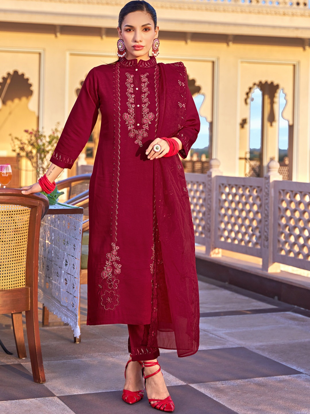 

Sangria Floral Embroidered Mandarin Collar Straight Kurta With Trousers & Dupatta, Maroon