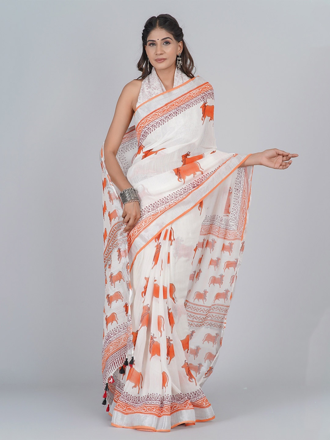 

Shivanya Handicrafts Cotton Linen Ethnic Motif Block Print Saree, White