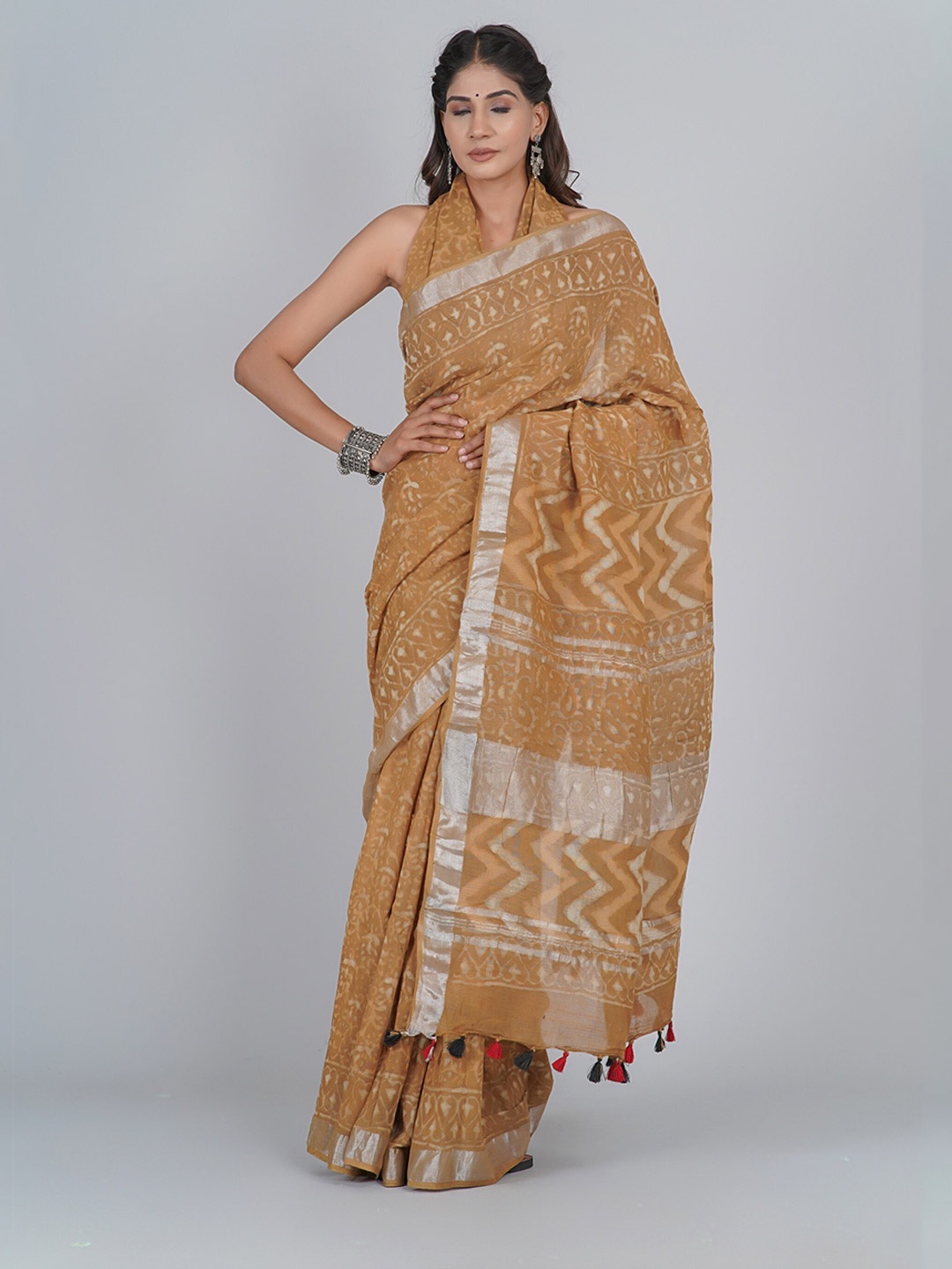 

Shivanya Handicrafts Pure Cotton Ethnic Motif Block Print Saree, Brown