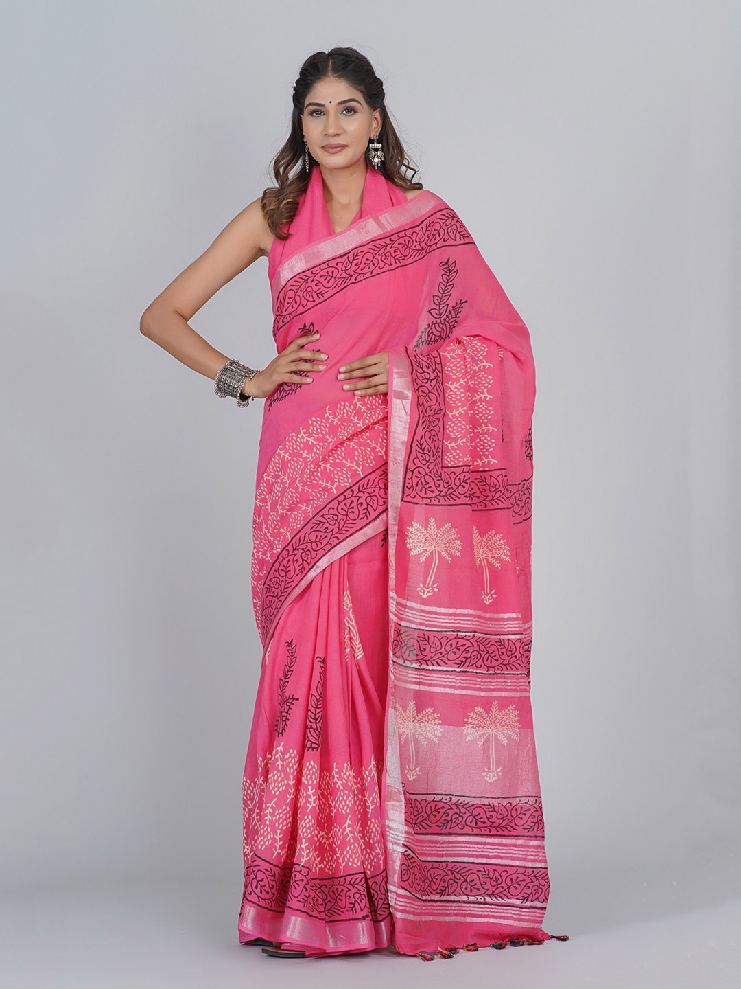 

Shivanya Handicrafts Pure Cotton Floral Block Print Saree, Peach