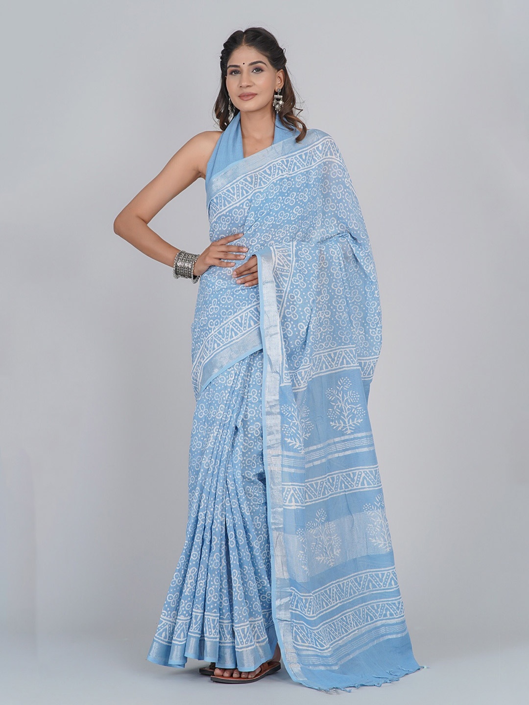 

Shivanya Handicrafts Pure Cotton Ethnic Motif Block Print Saree, Blue