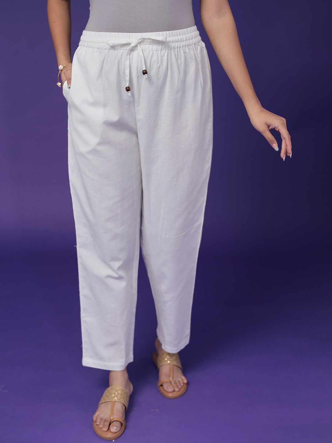 

Zari Women Jaipur Cotton Mid-Rise Regular Fit Regular Trouser, White