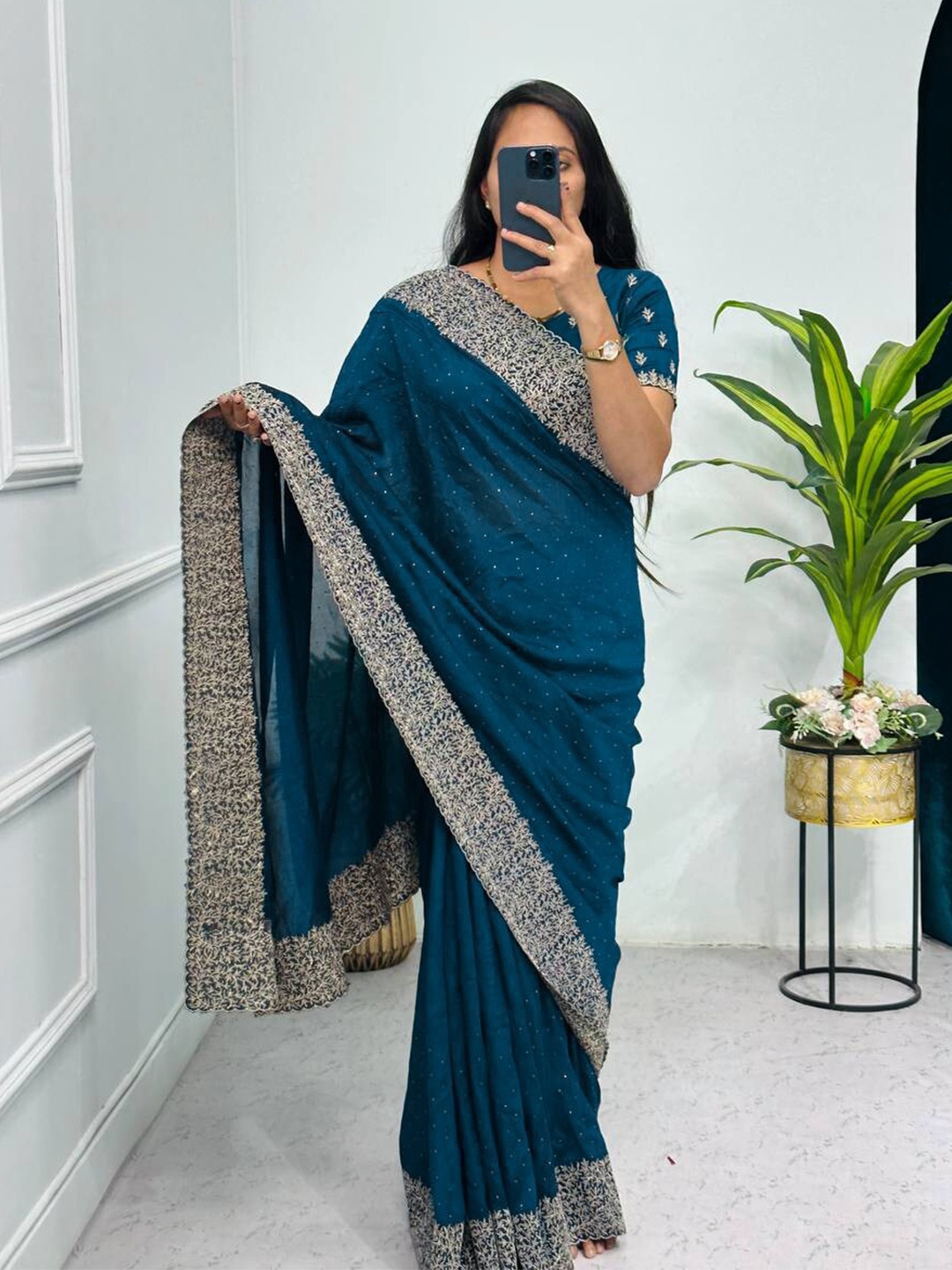 

Pionex Embellished Embroidered Saree, Turquoise blue