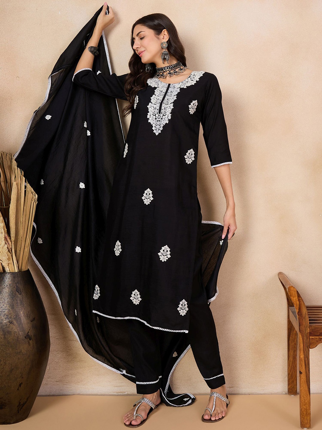

Anouk Black Ethnic Motifs Embroidered Thread Work Kurta With Trousers & Dupatta