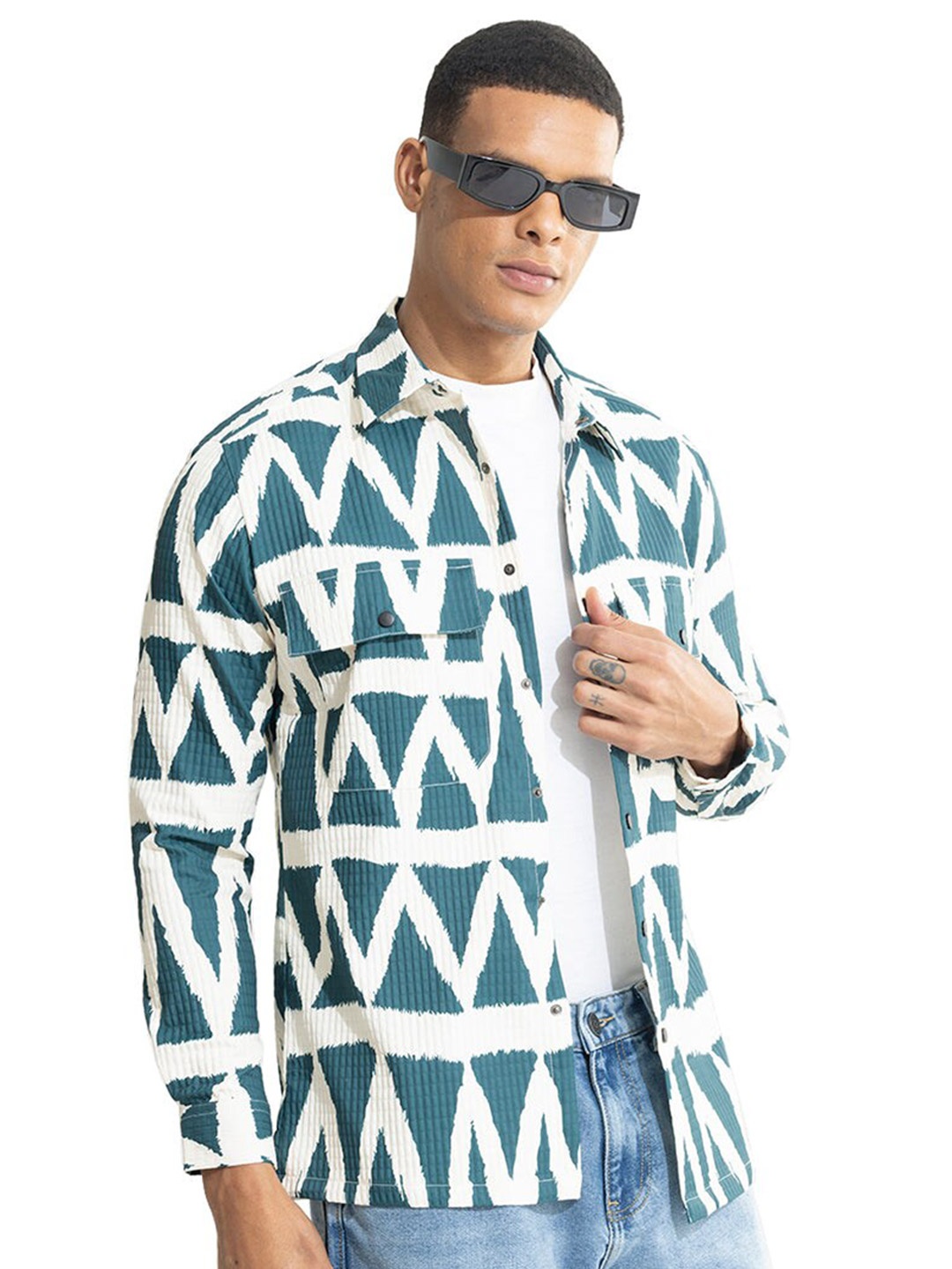 

Snitch Blue & White Zig Zag Printed Classic Tailored Fit Casual Shirt