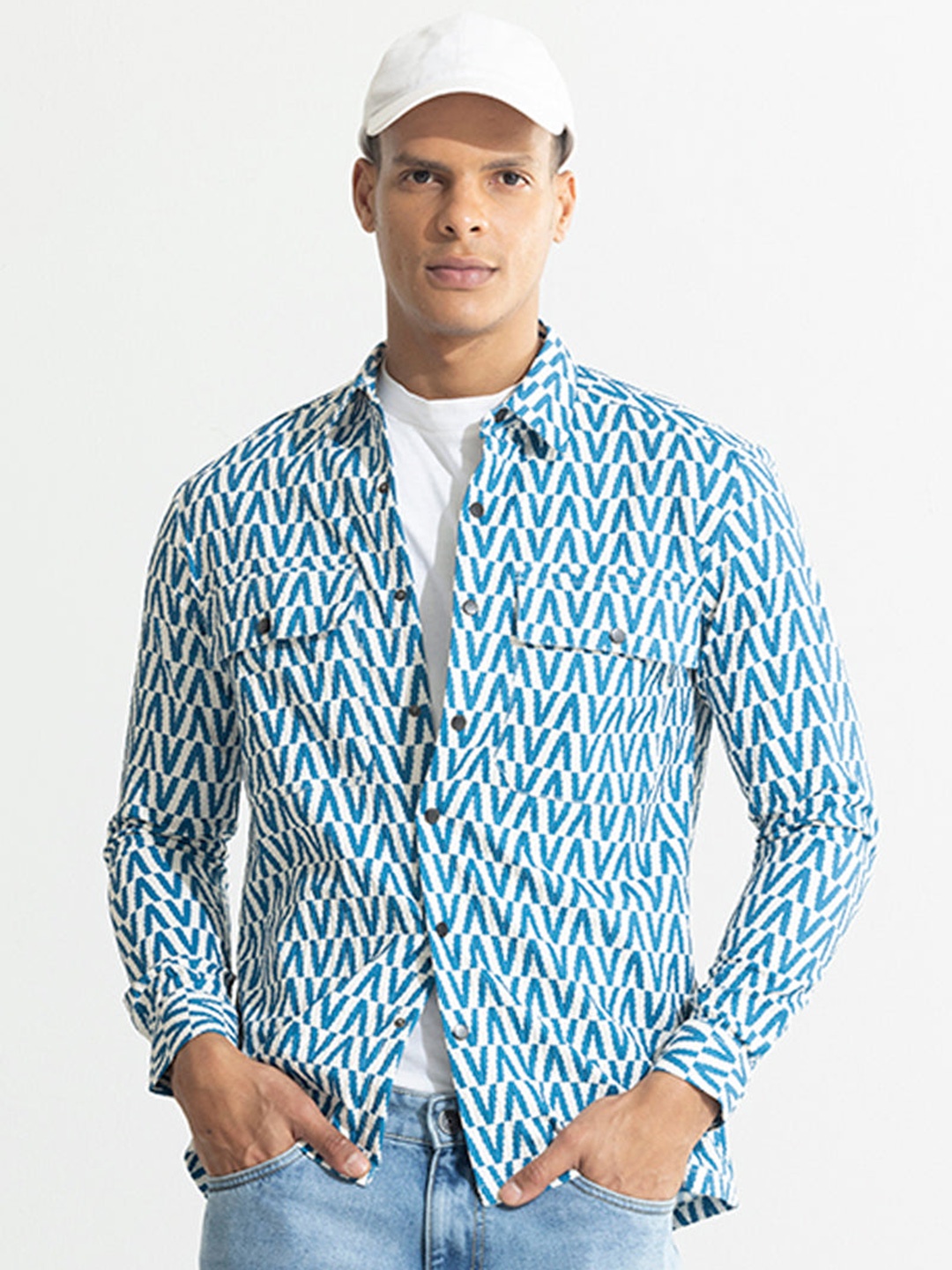 

Snitch Blue & White Zig Zag Printed Classic Tailored Fit Casual Shirt