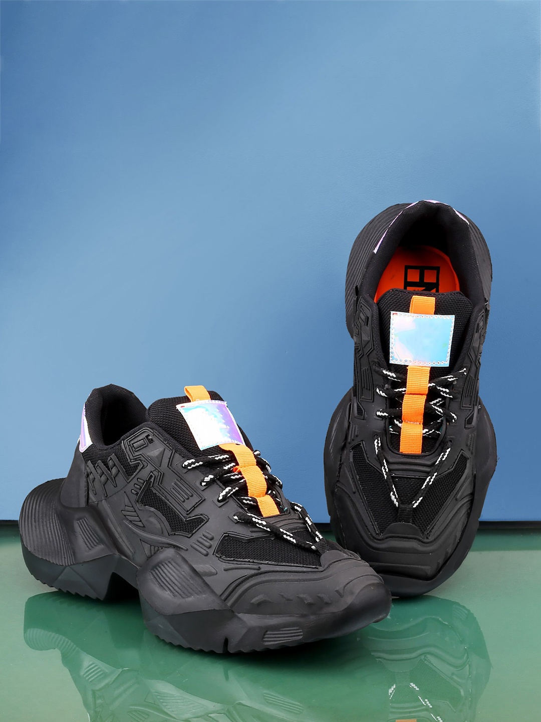 

HERE&NOW Men Textured Sneakers, Black