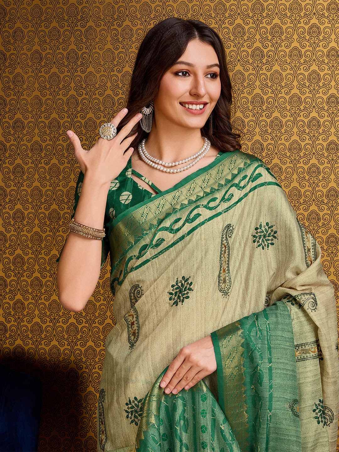 

Ishin Ethnic Motifs Zari Saree, Green