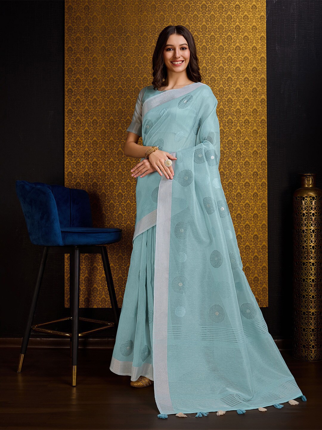 

Ishin Geometric Embroidered Saree, Blue
