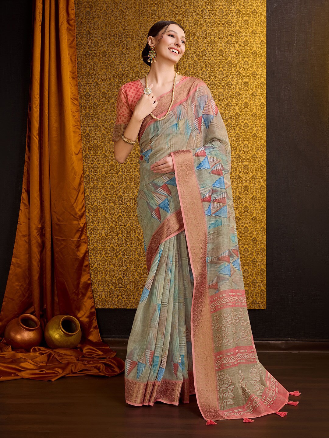 

Ishin Beige Floral Printed Zari Saree
