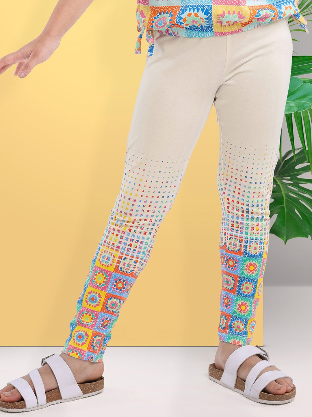 

ARIAS By LARA DUTTA Girls Printed Ankle Length Leggings, Off white