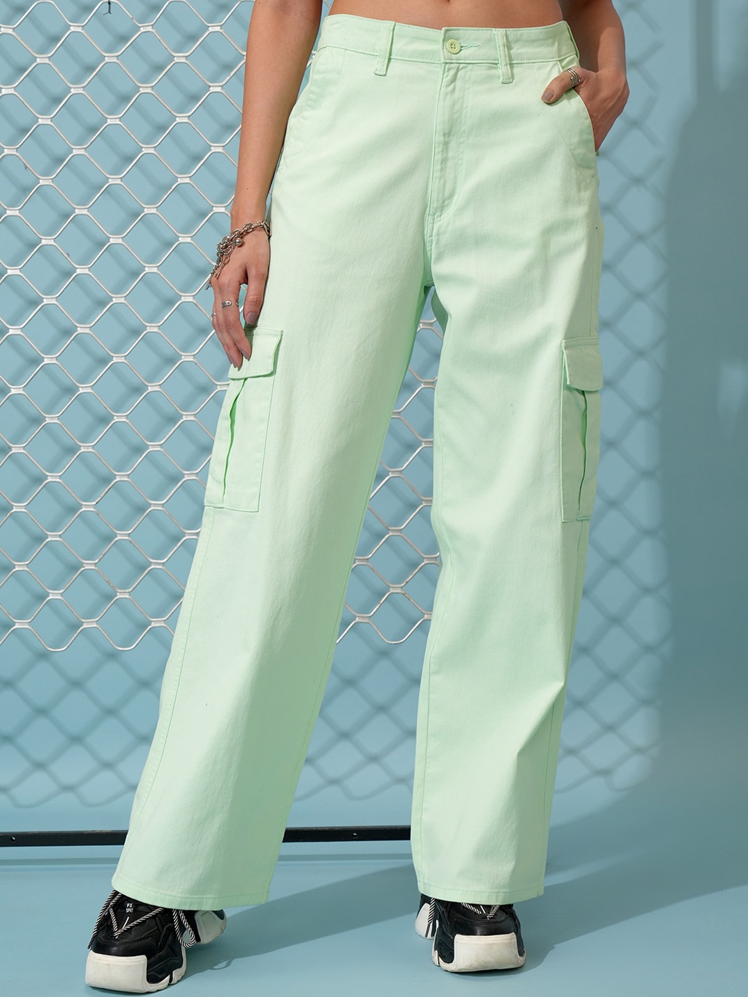 

Tokyo Talkies Women Green Mid-Rise Cotton Cargos Trousers