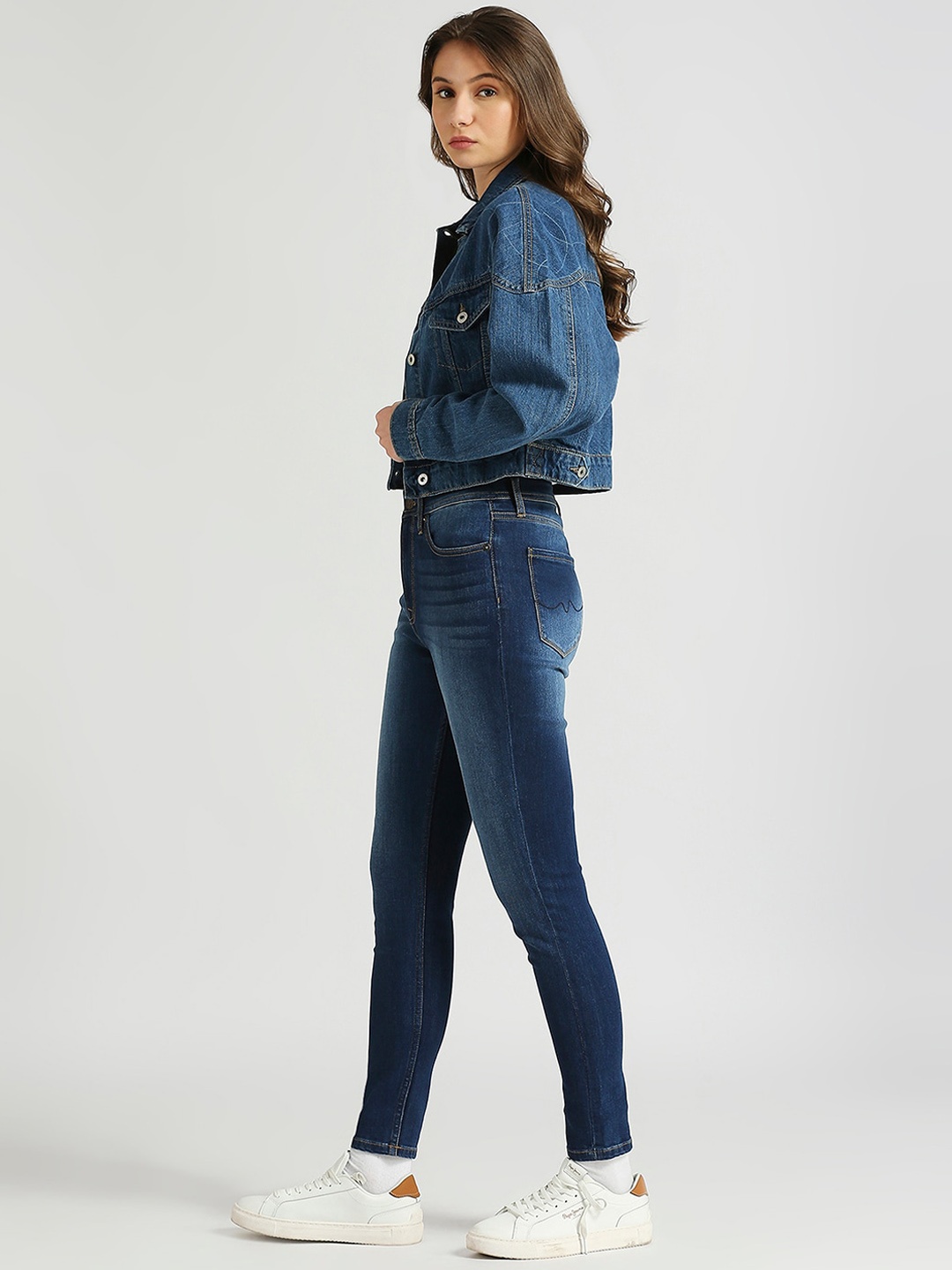 

Pepe Jeans Dion Women Skinny Fit High-Rise Mildly Distressed Light Fade Stretchable Jeans, Blue