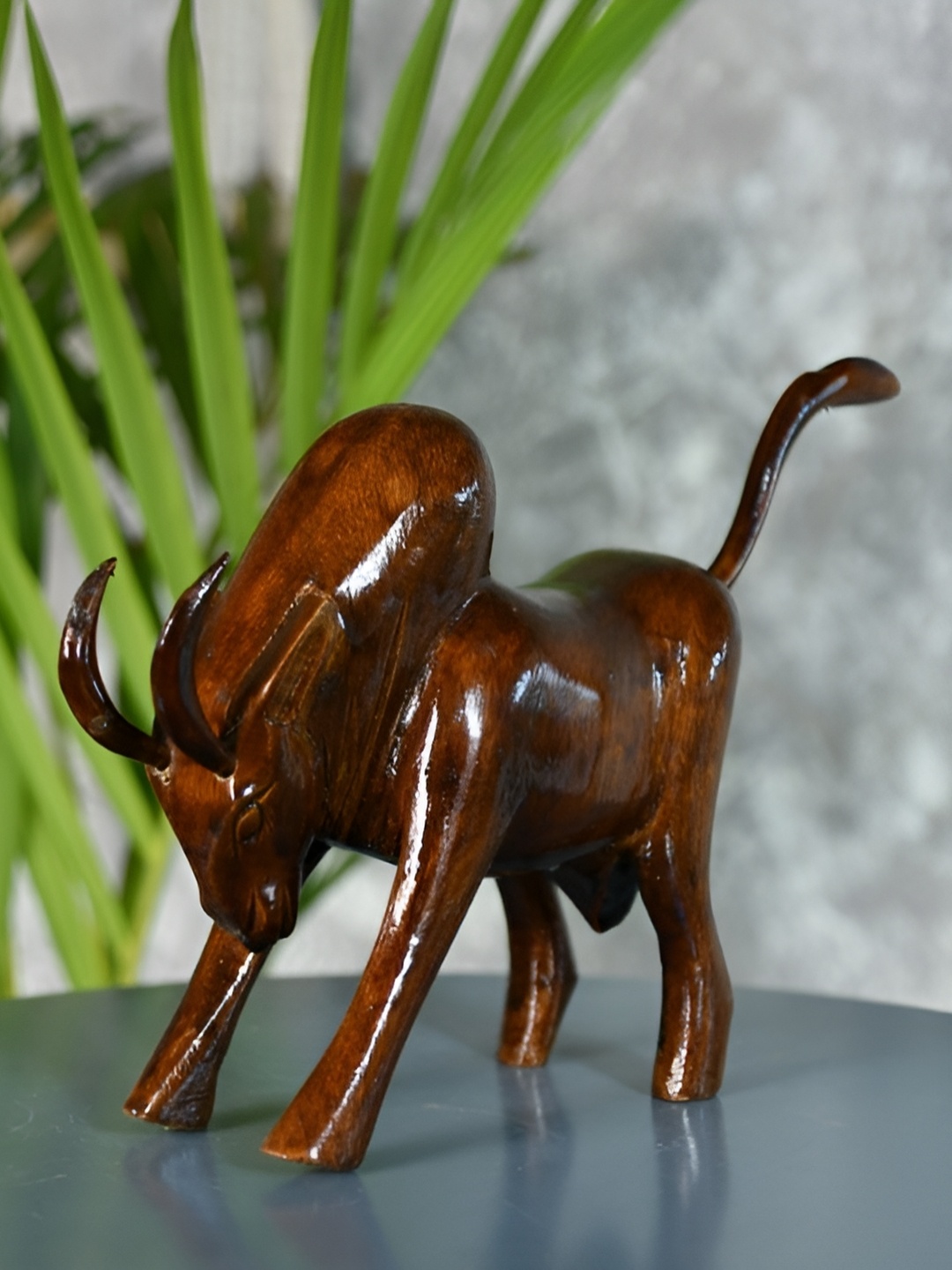 

SOWPEACE Brown Ox Textured Wooden Figurine Showpiece