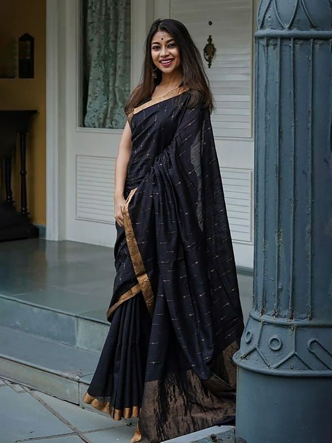 

KALINI Geometric Woven Design Saree, Black